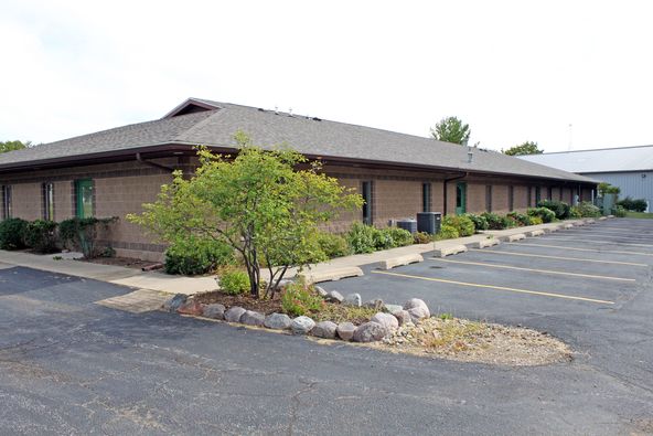 7615 N Harker Dr, Peoria, IL 61615